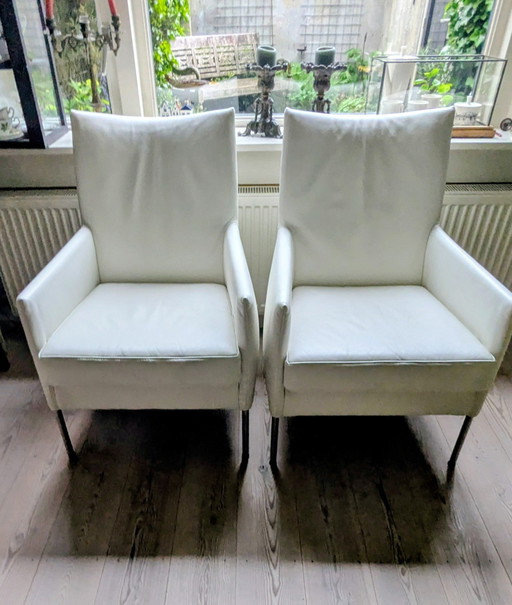 due poltrone Bert Plantgie in pelle bianca