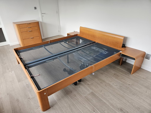 Cama Auping Auronde con cómoda y mesitas de noche a juego