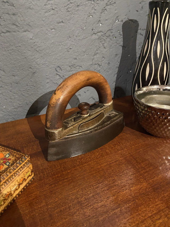 Ferro da stiro antico originale vintage – Germany, Oggetti decorativi, Legno (photo 5 of 8)