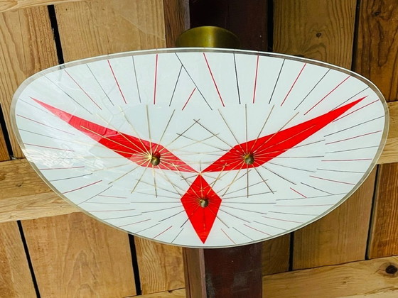 Image 1 of Plafonnier triangulaire en verre et laiton de style Mid-Century