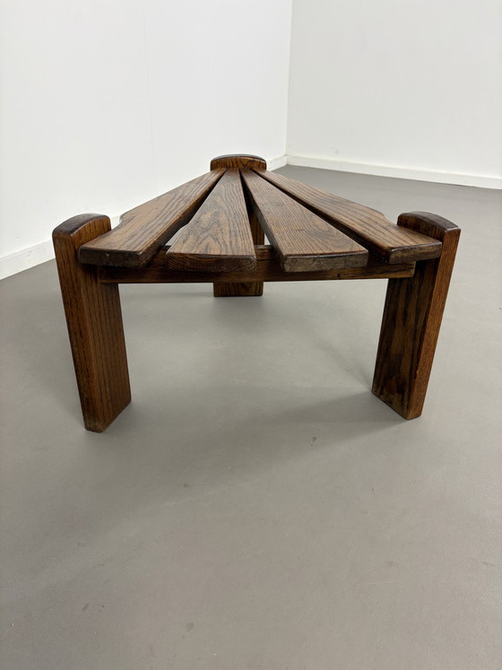 Image 1 of Tavolino laterale triangolare brutalista di Dittman per Awa Radbound, anni '60