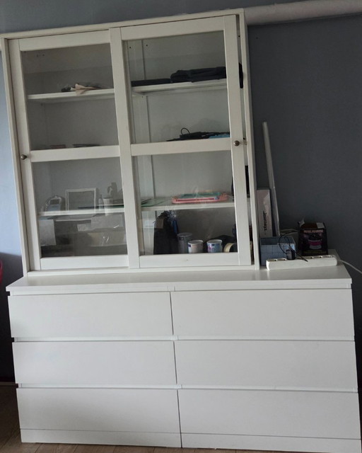 Wohnzimmerschrank
