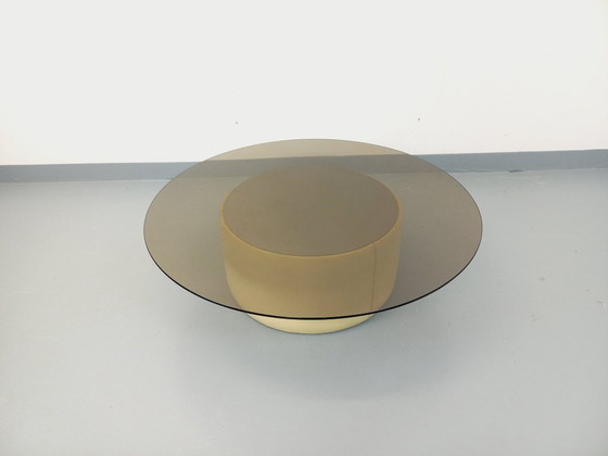 Image 1 of Vintage ronde salontafel van glas, leer en metaal, in Space Age-stijl uit de jaren 70.