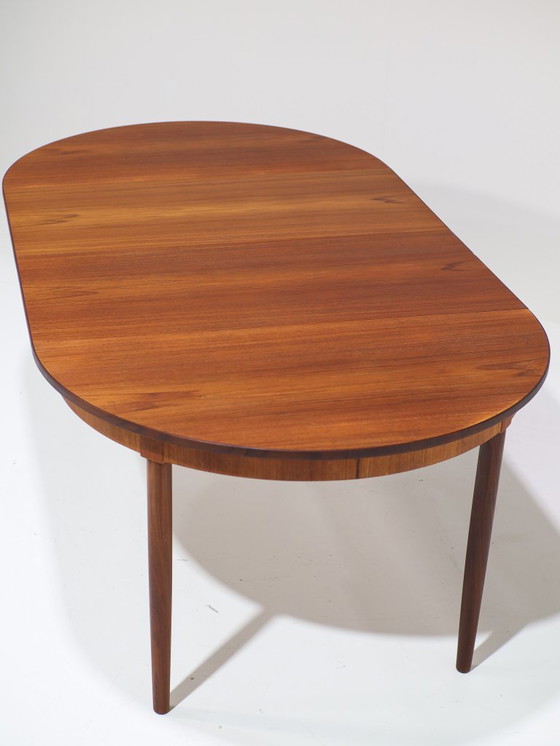 Image 1 of Uitschuifbare eettafel teak Deens vintage rond ovaal