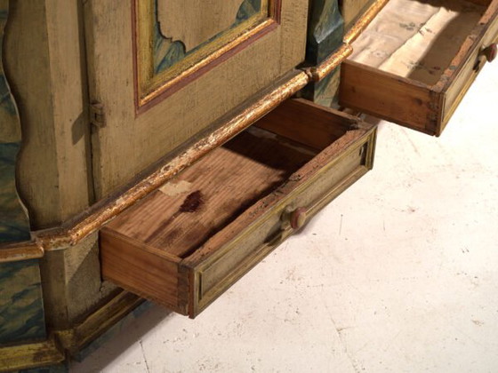Antiker barocker bemalter Kleiderschrank aus Kiefer – Österreichisch-Ungarische Monarchie, Jahr 1794 (photo 34 of 40)