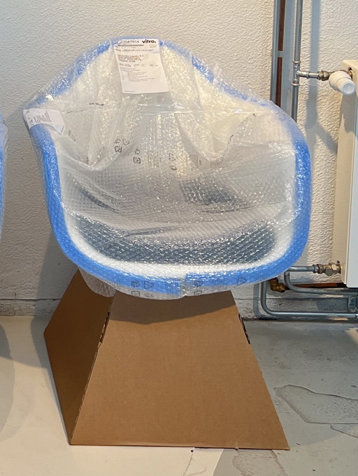 3 x Vitra Eames DAW Chair