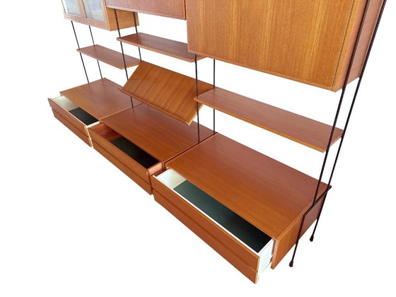 Image 1 of Système mural en noyer Hilker Omnia – années 1960