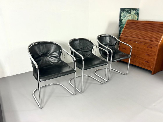 Quatre Chaises Cantilever, Noires, Fasem, Chaises de salle à manger, Cuir, Chrome, Vintage (photo 8 sur 11)