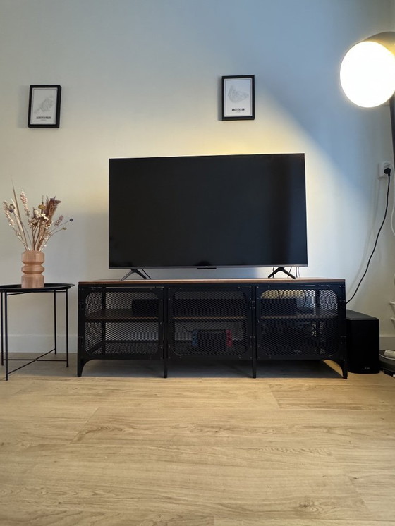 Image 1 of Schöner TV-Schrank im Industrie- und Holz-Look von FJÄLLBO