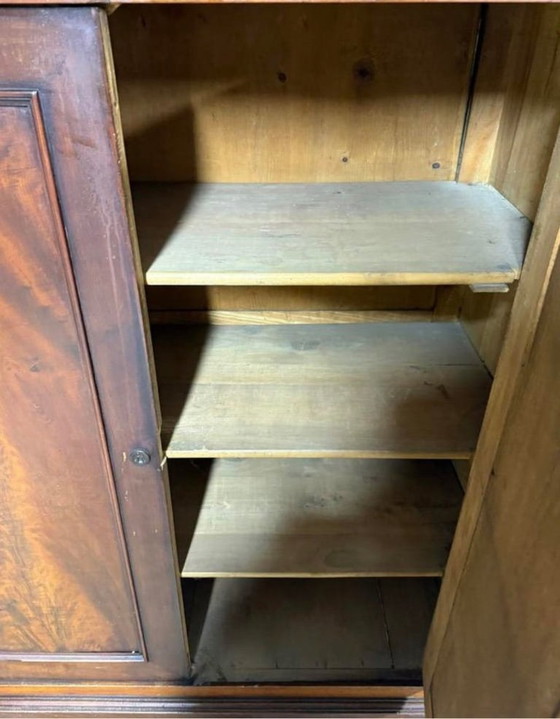 Image 1 of Armoire ancienne / bonnetière en bois massif