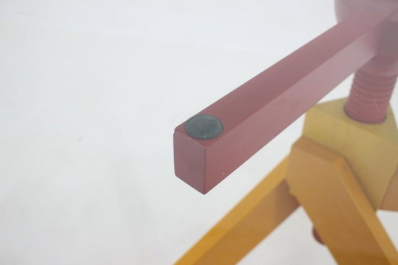 Image 1 of Italiaanse postmoderne verstelbare eettafel met schroefpoten en vier krukken in de stijl van Vico Magistretti, jaren 70.