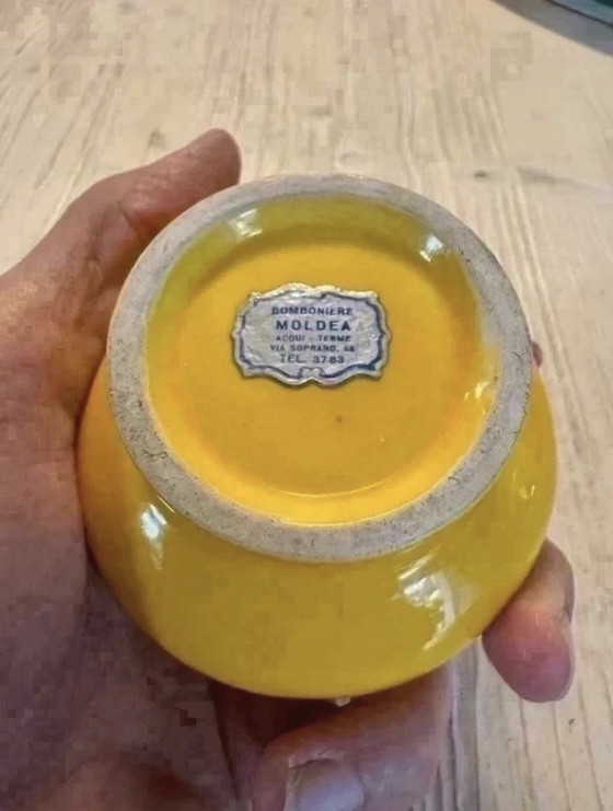 Contenitore Vintage in Ceramica Gialla Space Age – Moldea, Oggetti decorativi (photo 7 of 7)