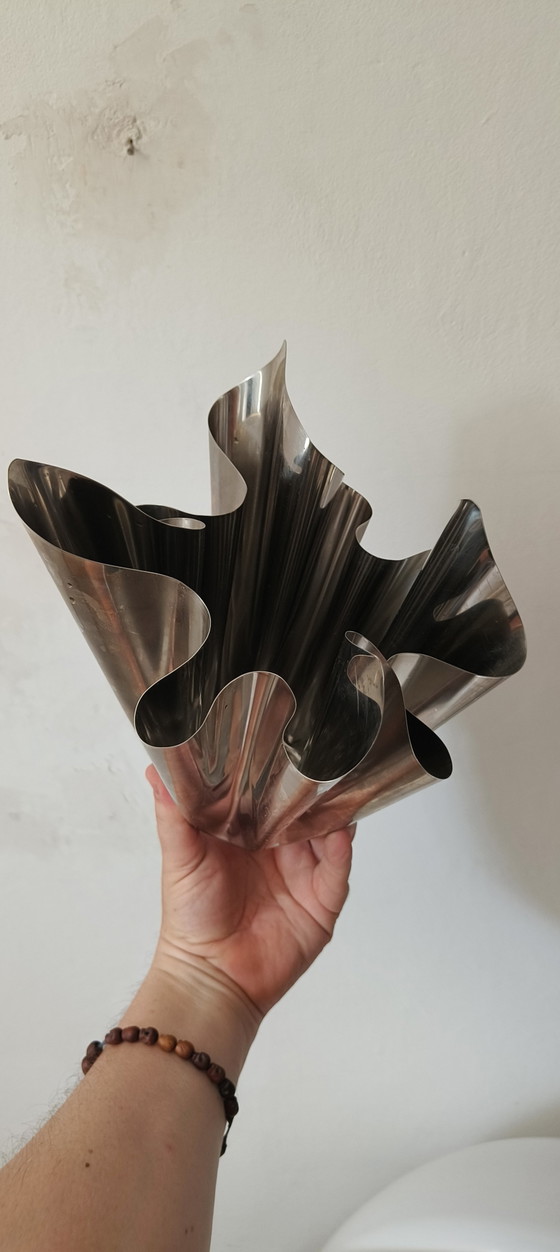 Image 1 of Vaso a tulipano Martin Brühl, design olandese moderno, bordo in acciaio inossidabile