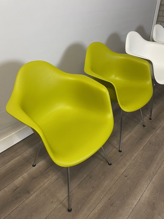 Image 1 of Vitra Eames DAX Esszimmerstuhl