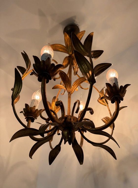 Image 1 of Gouden kroonluchter met palmbladmotief uit de jaren 70