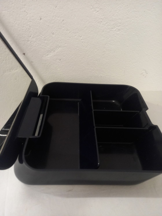 Image 1 of Gedy sieradenspiegel ontworpen door Makio Hasuike 