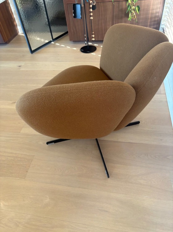 Fauteuil Artifort avec revêtement en tissu marron, Textile, Métal, Modern (photo 5 sur 5)