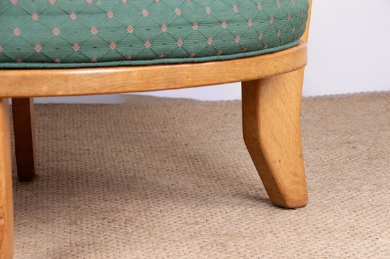 Image 1 of Gran sillón francés de roble macizo diseñado por Guillermo y Chambron para Your Home en 1960.