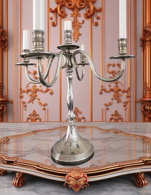 Kerzenständer im englischen Stil