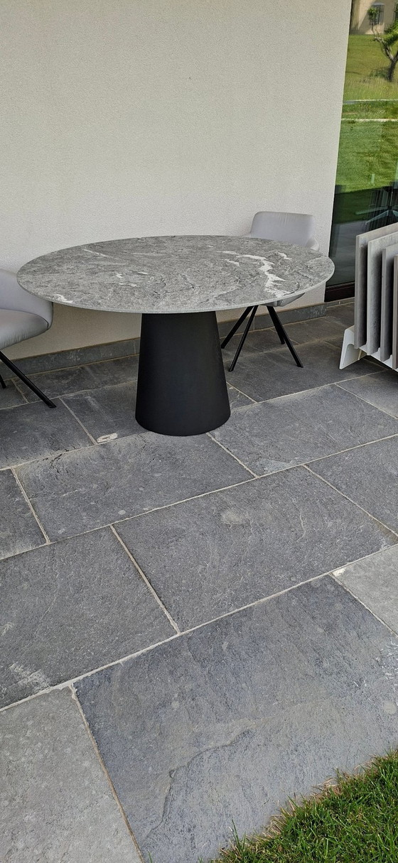 Outdoor dining table made of Pietra Di Vals porcelain stoneware – Disasso, Metal, Ceramic (photo 5 of 10)