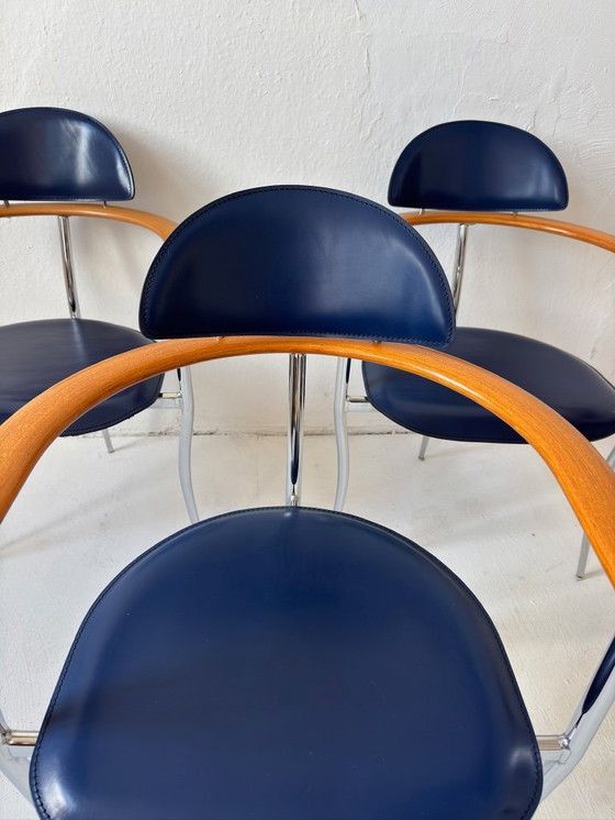 Image 1 of Sillas Stiletto en cuero azul de Arrben con estructura cromada