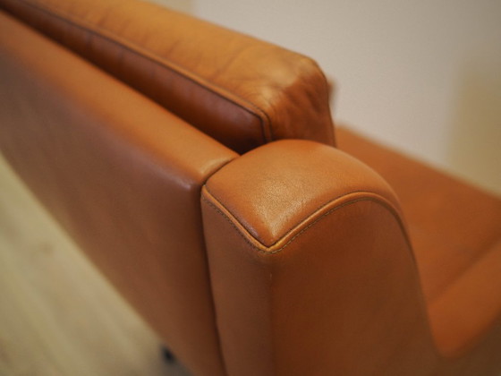 Image 1 of Oranje fauteuil, Deens design, jaren 70, gemaakt in Denemarken.