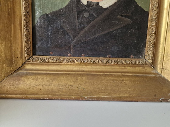 Image 1 of Portrait d'homme ancien cadre doré