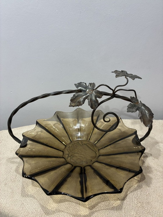 Fruttiera Art Déco in vetro fumé con montatura a foglie di metallo, Belgio, Accessori da tavola, Grigio (foto 4 di 5)