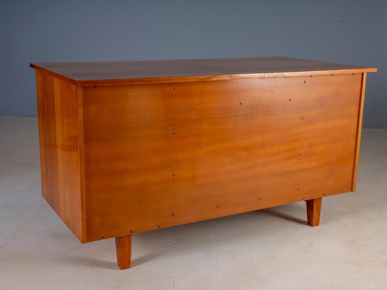 Escritorio de mediados de siglo con chapa de madera de raíz y ocho cajones, Checoslovaquia, 140,5 × 69,5 × (photo 8 of 15)