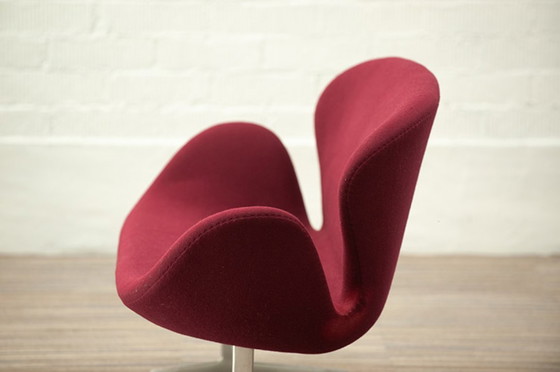 Image 1 of Fritz Hansen Schwanen-Sofa, 2-Sitzer