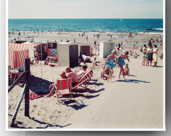 Image 1 of 1x badgasten, 1960 | mid century strand scène 