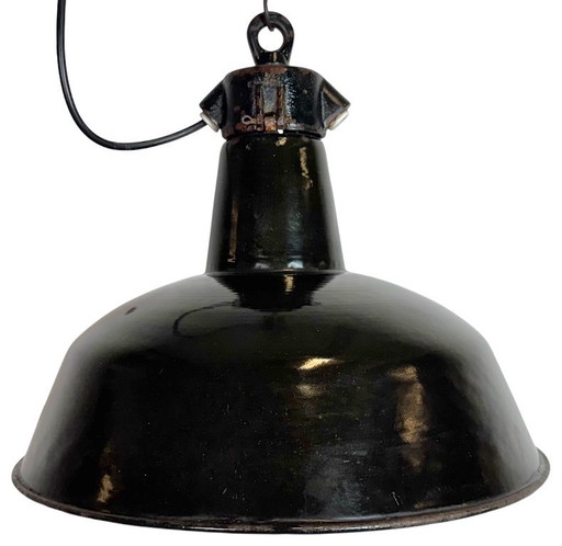 Industriële zwarte geëmailleerde fabriekslamp met gietijzeren bovenkant, jaren 50