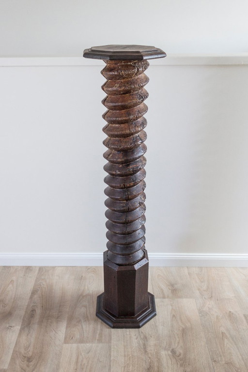 19th-century French wine press screw on pedestal - Authentic and decorative