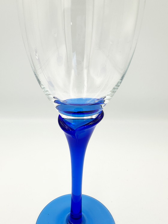 Image 1 of 4 x mundgeblasene Weingläser mit blauem Fuß 80s