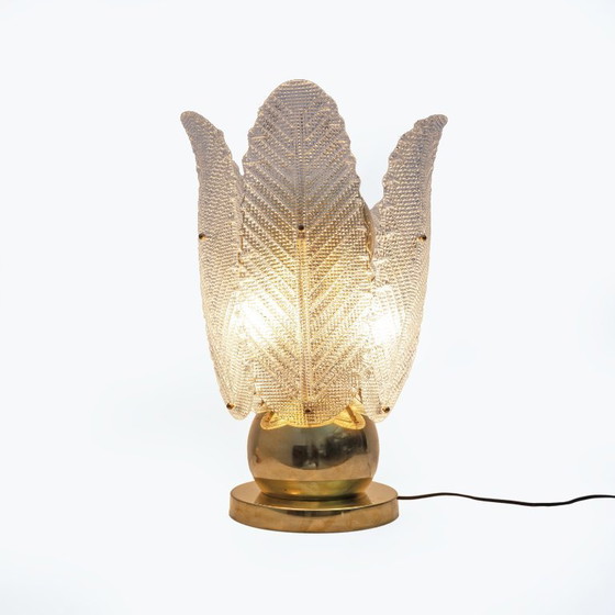 Image 1 of Lampe de table Big en laiton et verre de Murano du milieu du siècle dernier par Mazzega