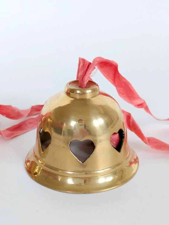 Image 1 of Set di 3 campanellini vintage in ottone scandinavi | Design a forma di cuore, decorazioni natalizie anni '80