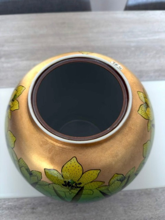 Image 1 of Kutani vase, made by Kenjiro Ota, polychrome and gold decorated vase, "Iris"