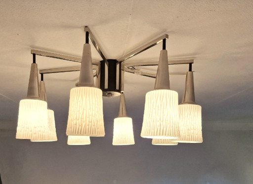 Deense plafondlamp. Met acht glazen kappen