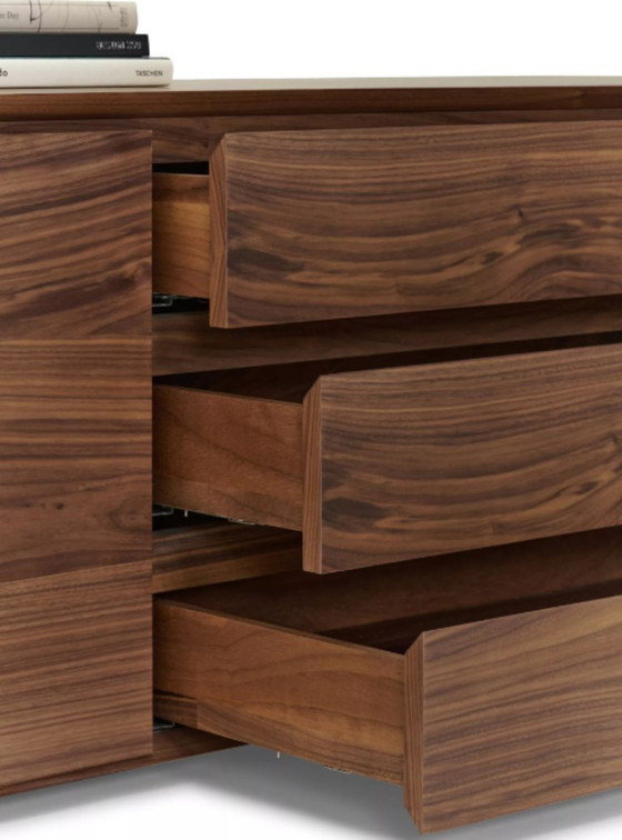 Image 1 of Aparador en nogal - 140 x 45 x 51 cm - Exposición // Independiente o montado