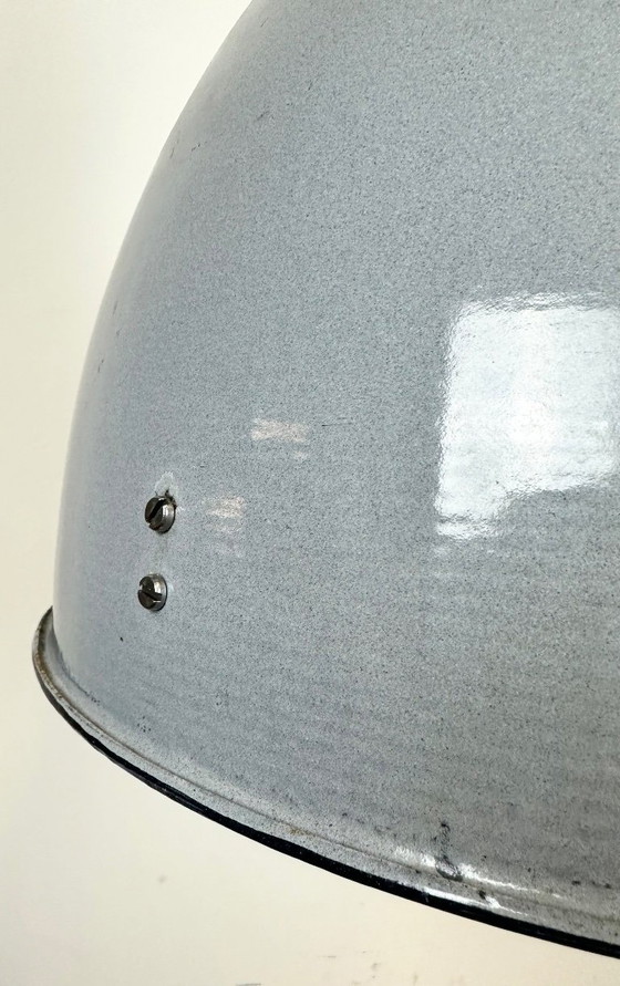 Image 1 of Bauhaus-Industrie-Hängeleuchte aus grauem Emaille, 1950er Jahre