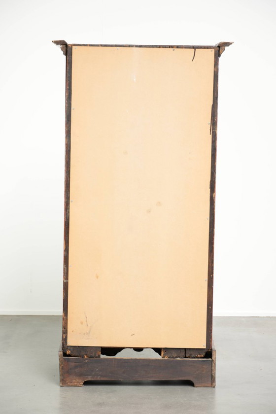 Einzigartiger antiker österreichischer handbemalter Brautschrank mit schöner Patina und funktionierendem (photo 4 of 13)
