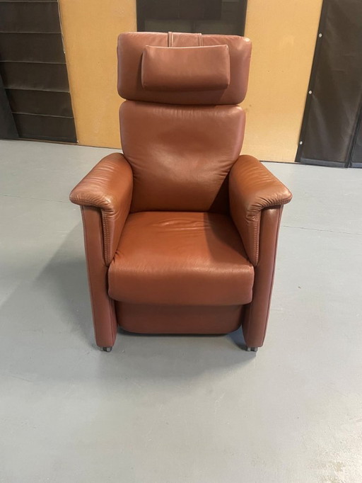 Chaise haute proéminente