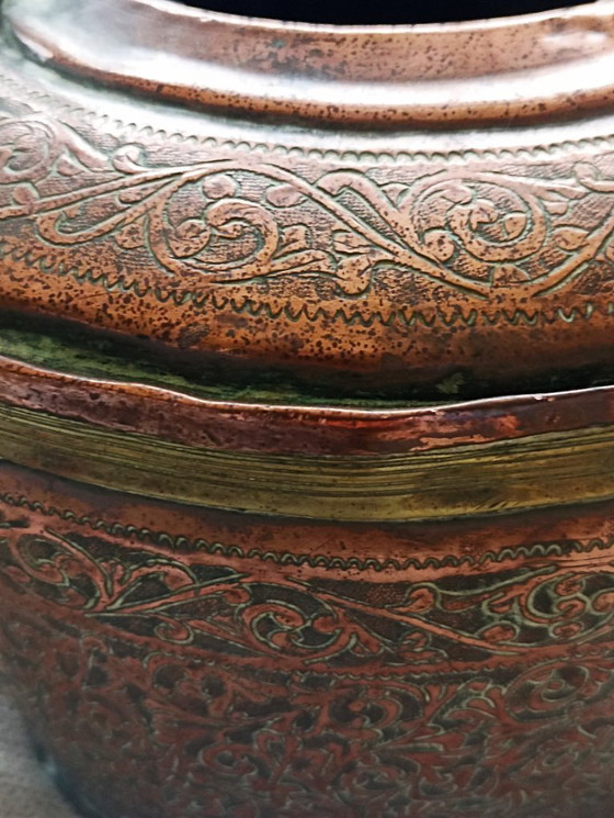 Image 1 of Zeldzame antieke handgehamerde koperen theeketel met komfoor-Maghreb. 