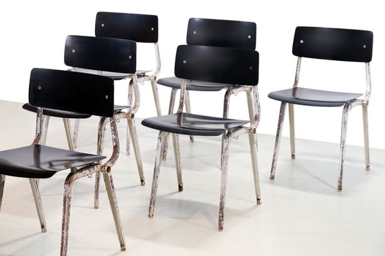 Image 1 of Ensemble de six rares chaises de théâtre Friso Kramer Revolt, 1953