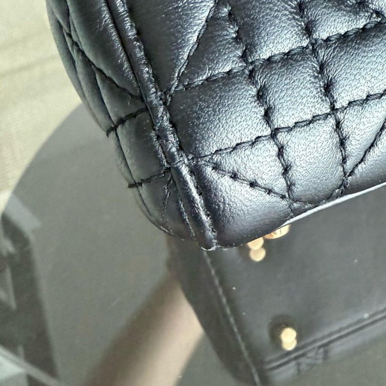 Image 1 of DIOR LADY MINI - PELLE DI AGNELLO CANNAGE, DETTAGLI IN ORO NERO, CINTURINO REGOLABILE