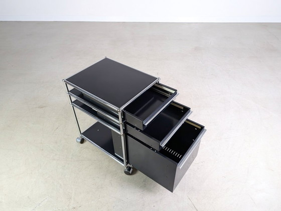 Image 1 of 6x roulettes pour armoire de bureau mobile USM Haller bleu foncé ouvert