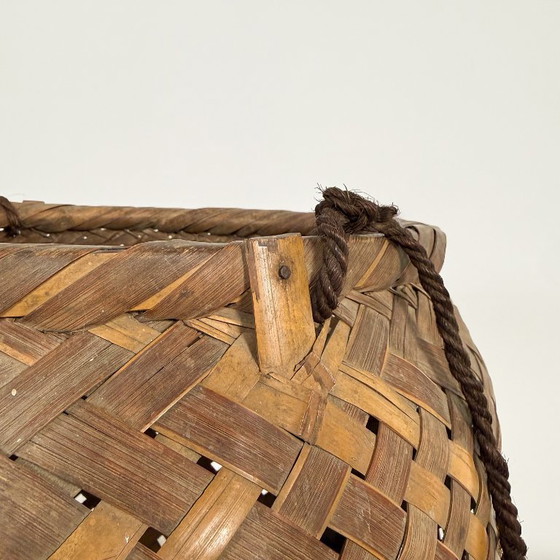 Vintage woven bamboo basket with rope handles, Decorative Objects, Wood, Brown, Rustic (photo 6 of 9)