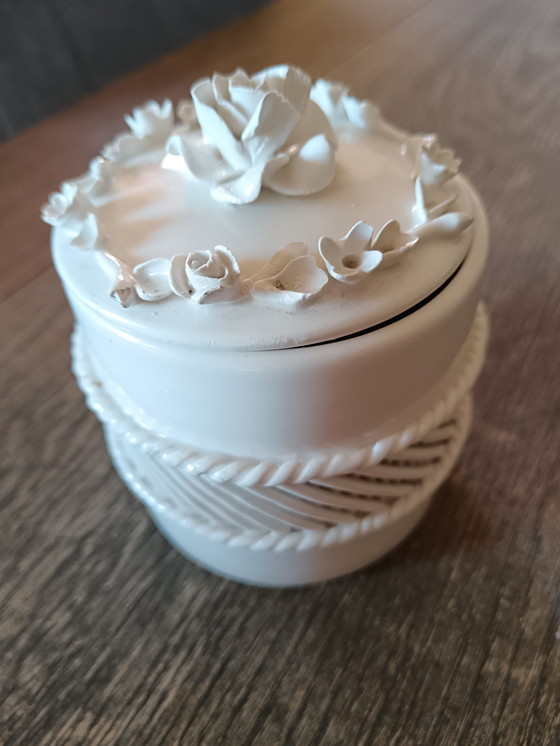 Image 1 of Boîte en porcelaine de style Capodimonte des années 1950 et 1960