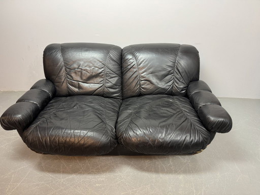 Beautiful Big Black Leather Postmodern Italian Design Space Age 2-Seat Lounge Sofa with Brass Buttons and Playful Cord Lacing.