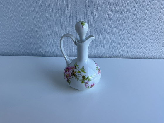 Image 1 of Jarra de aceite o vinagre de porcelana antigua